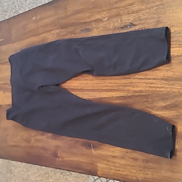 Vuori Women's Black Daily Soft Leggings Size Small - Picture 3 of 3